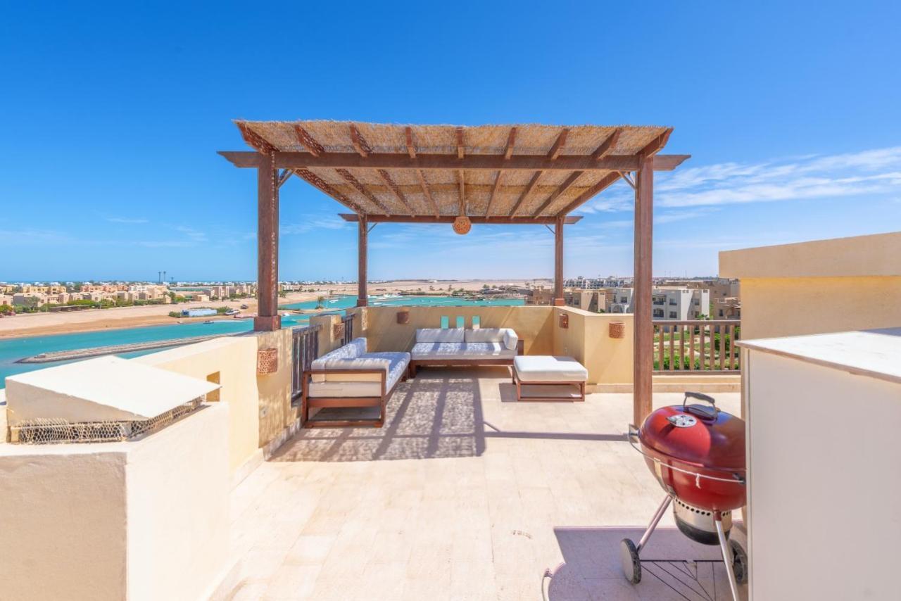 Sunny 2 Bedroom + Private Roof Terrace Lagoon View Apartament *